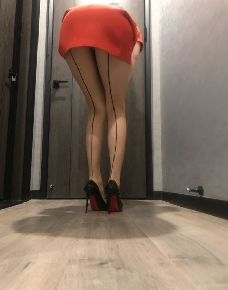 新婚小倩和邻居许老头75篇-无删减完整在线观看